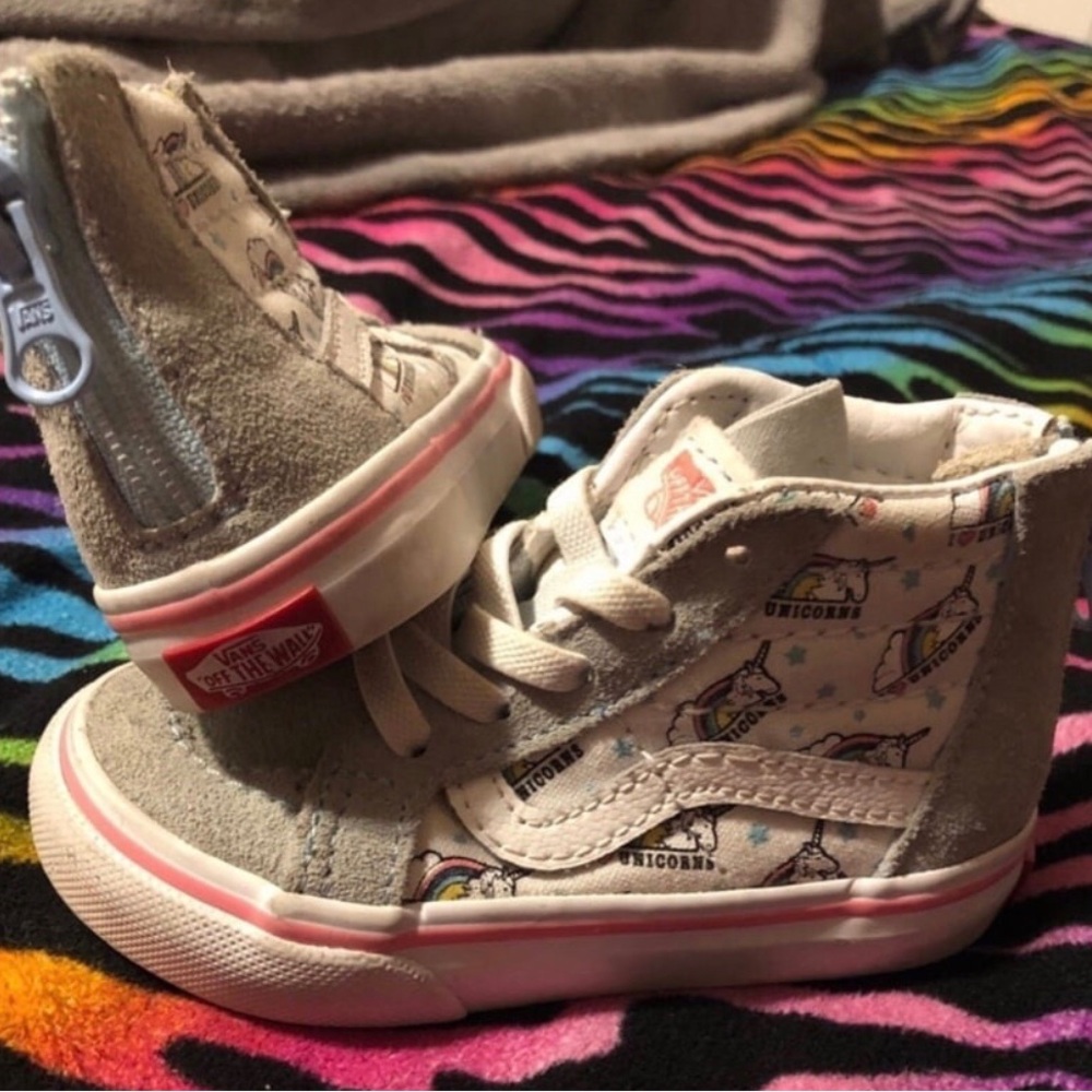 3 pairs of vans